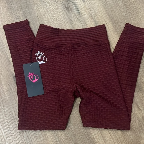 NWT BootyQueen Maroon Scrunch Leggings - Picture 4 of 4